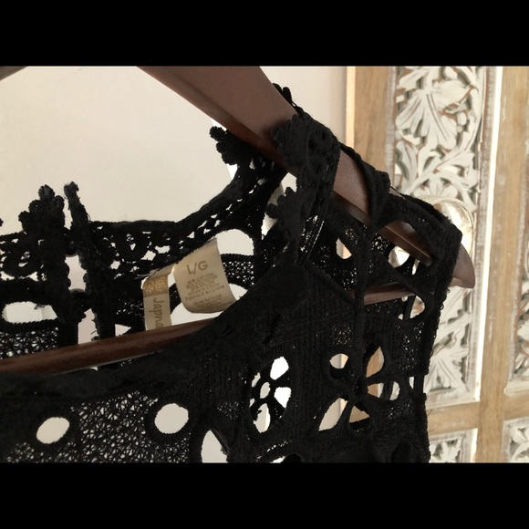 ⭐️NWOT Black floral design full cutout dress - Picture 4 of 4